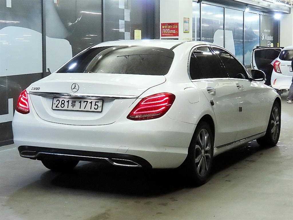Mercedes Benz C Class - Vista 10