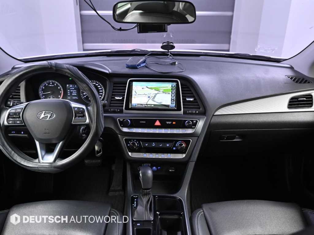 HYUNDAI Sonata - Vista 7