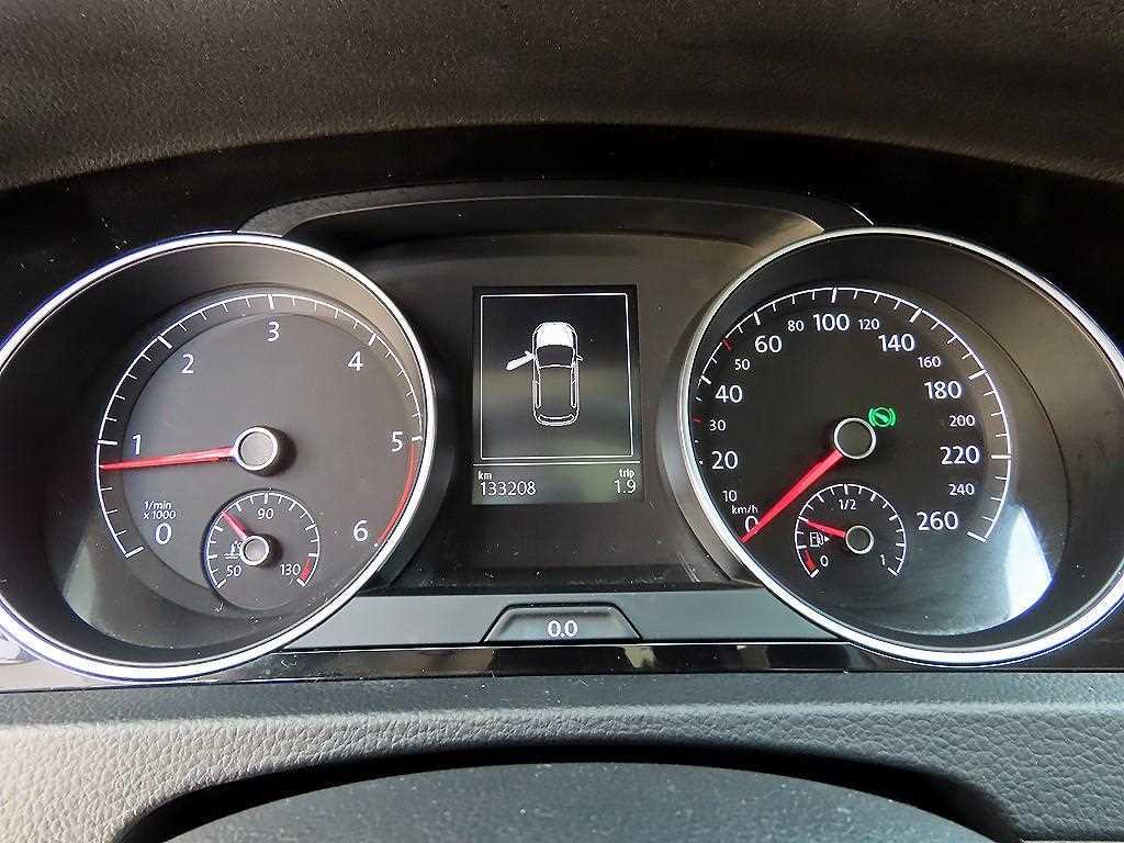 Volkswagen Golf - Vista 9