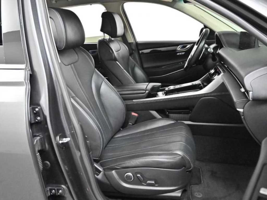 Genesis GV80 - Vista 8