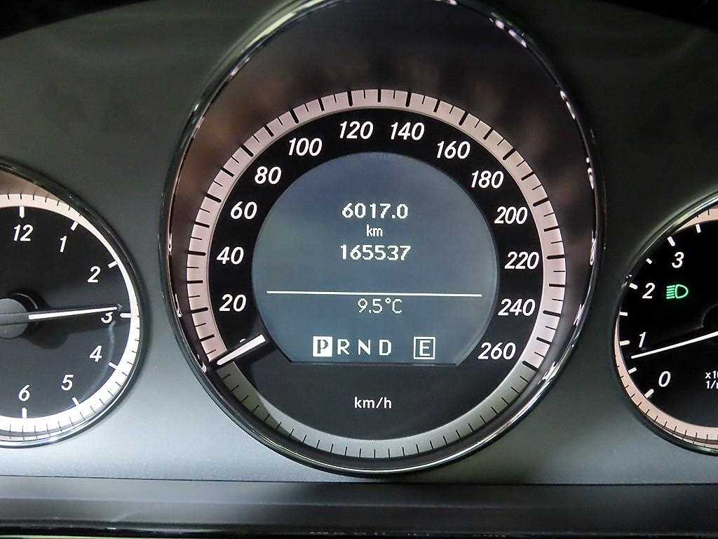 Mercedes Benz E class - Vista 9