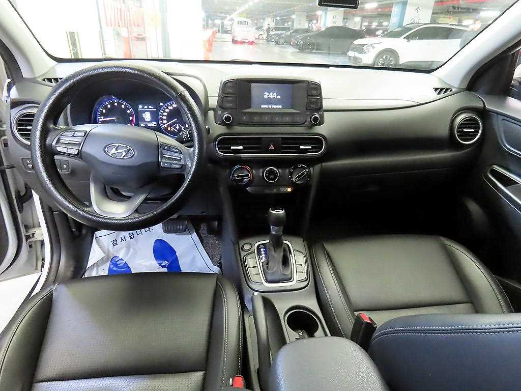 HYUNDAI Kona - Vista 10