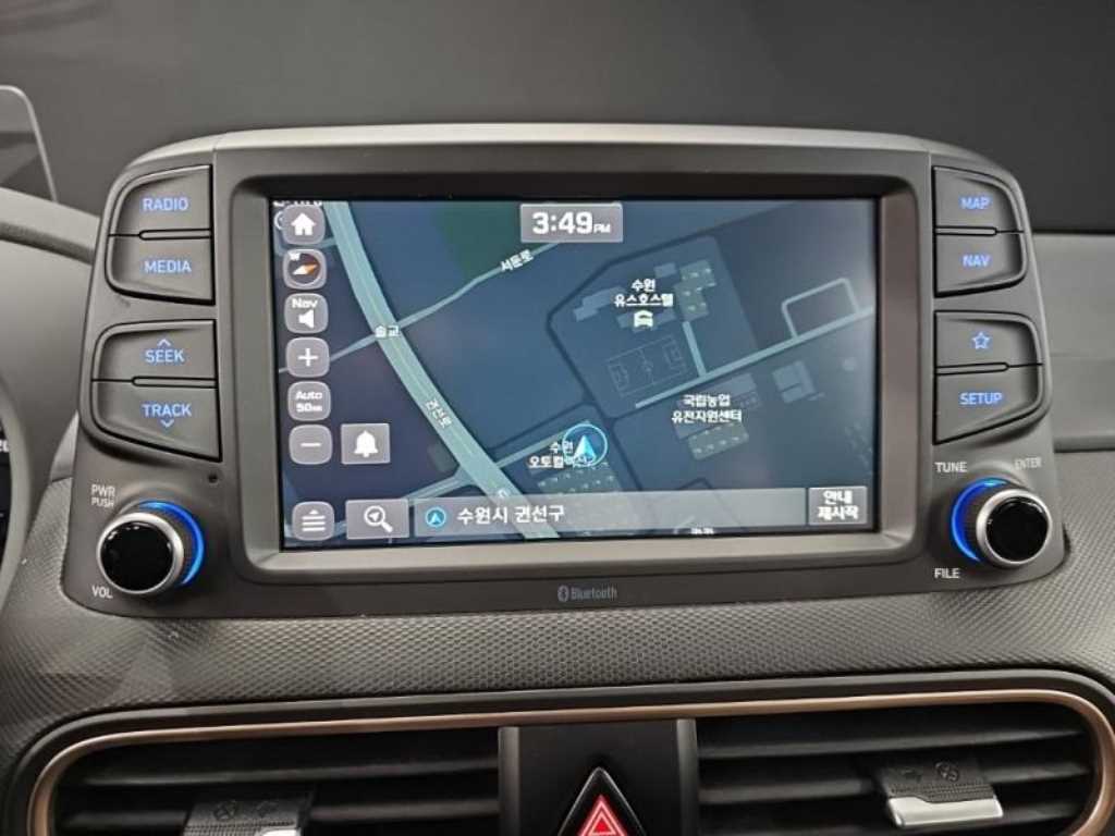 HYUNDAI Kona - Vista 9