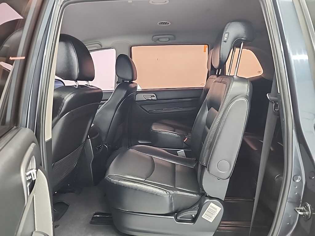 Ssangyong Korando - Vista 12