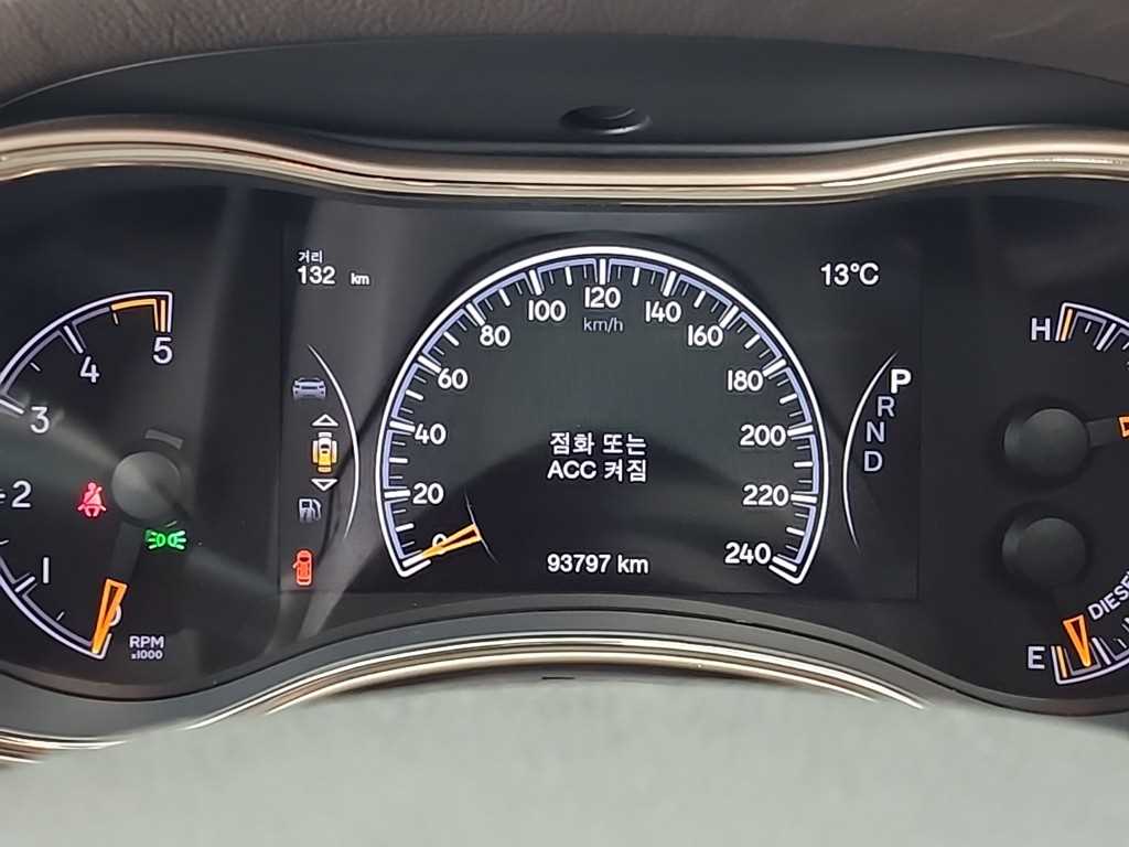 Jeep Cherokee - Vista 6