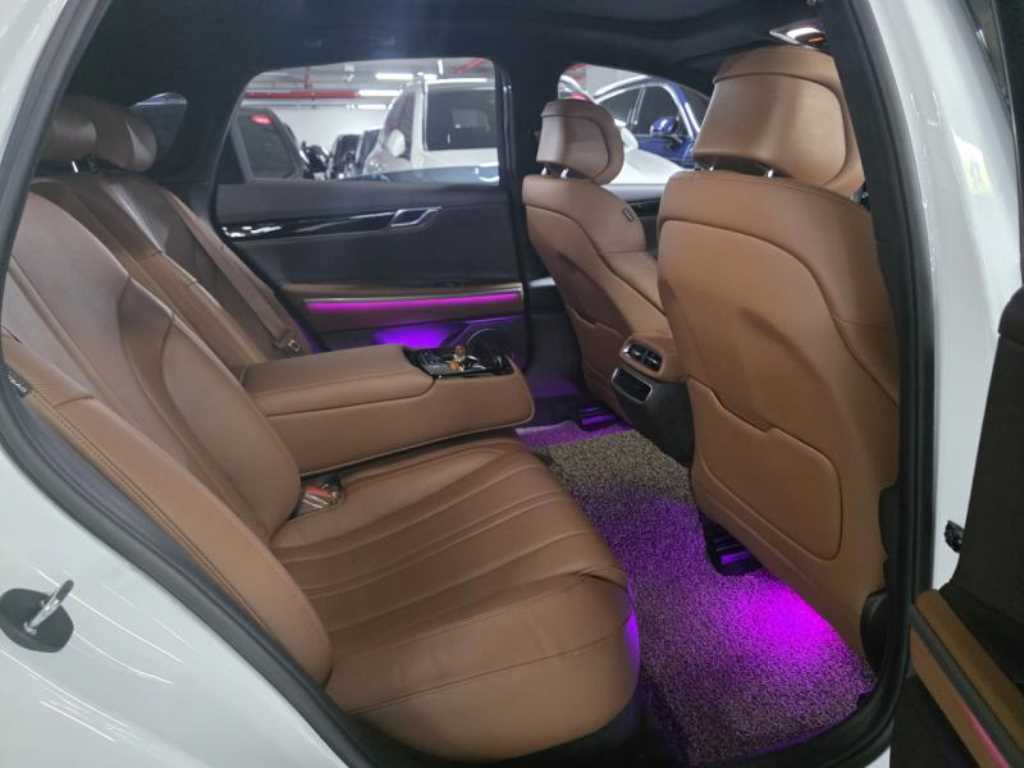 Genesis G80 - Vista 9