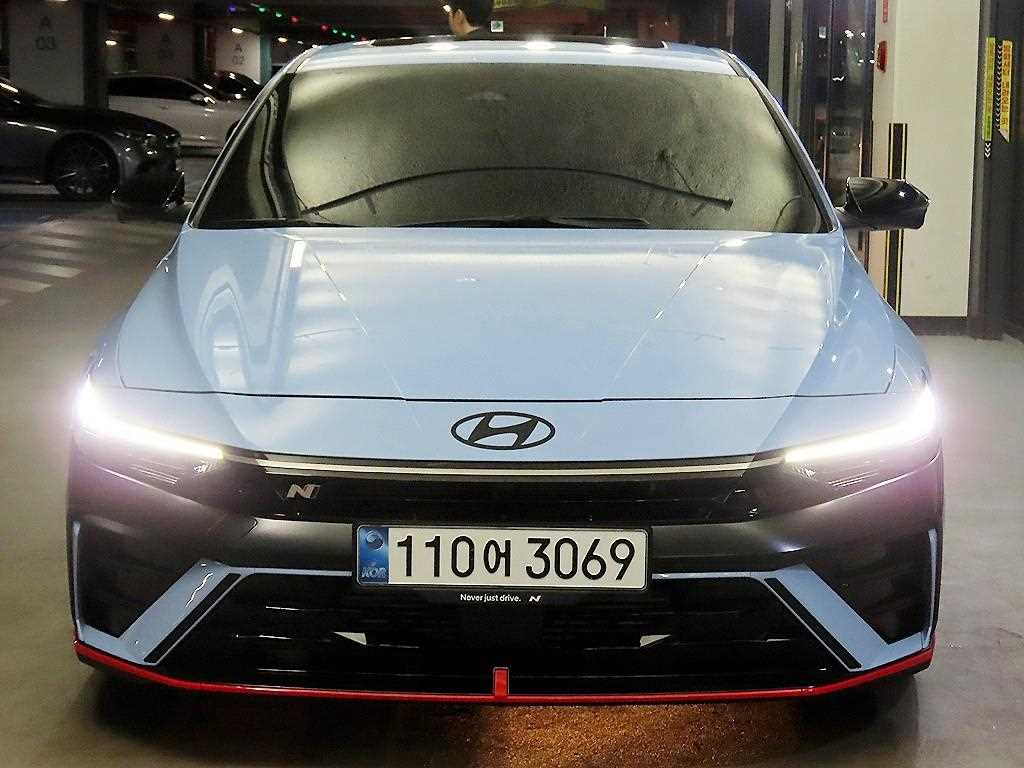 HYUNDAI Avante - Vista 2