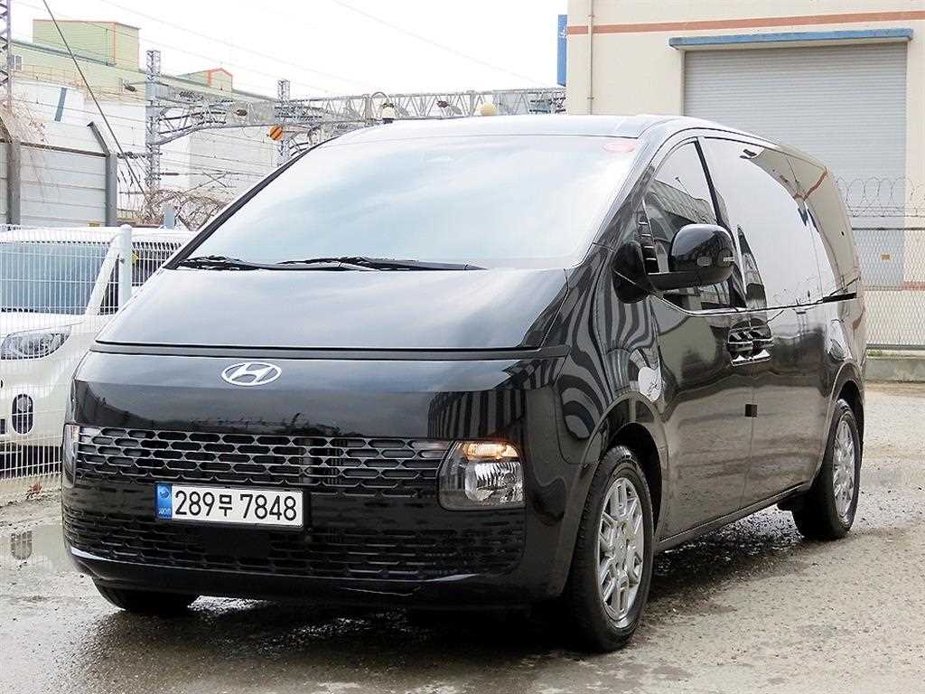 HYUNDAI Staria - Vista 2