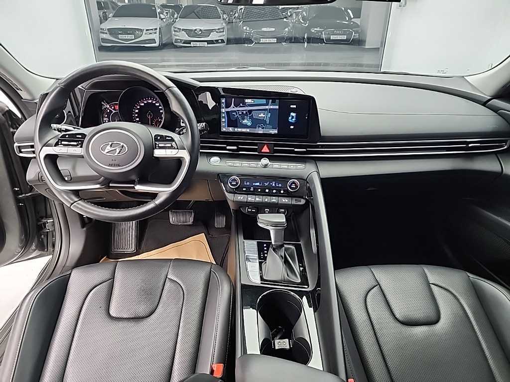 HYUNDAI Avante - Vista 7