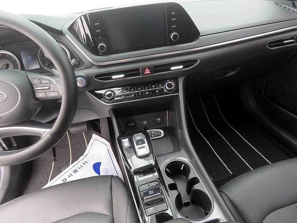 HYUNDAI Sonata - Vista 10