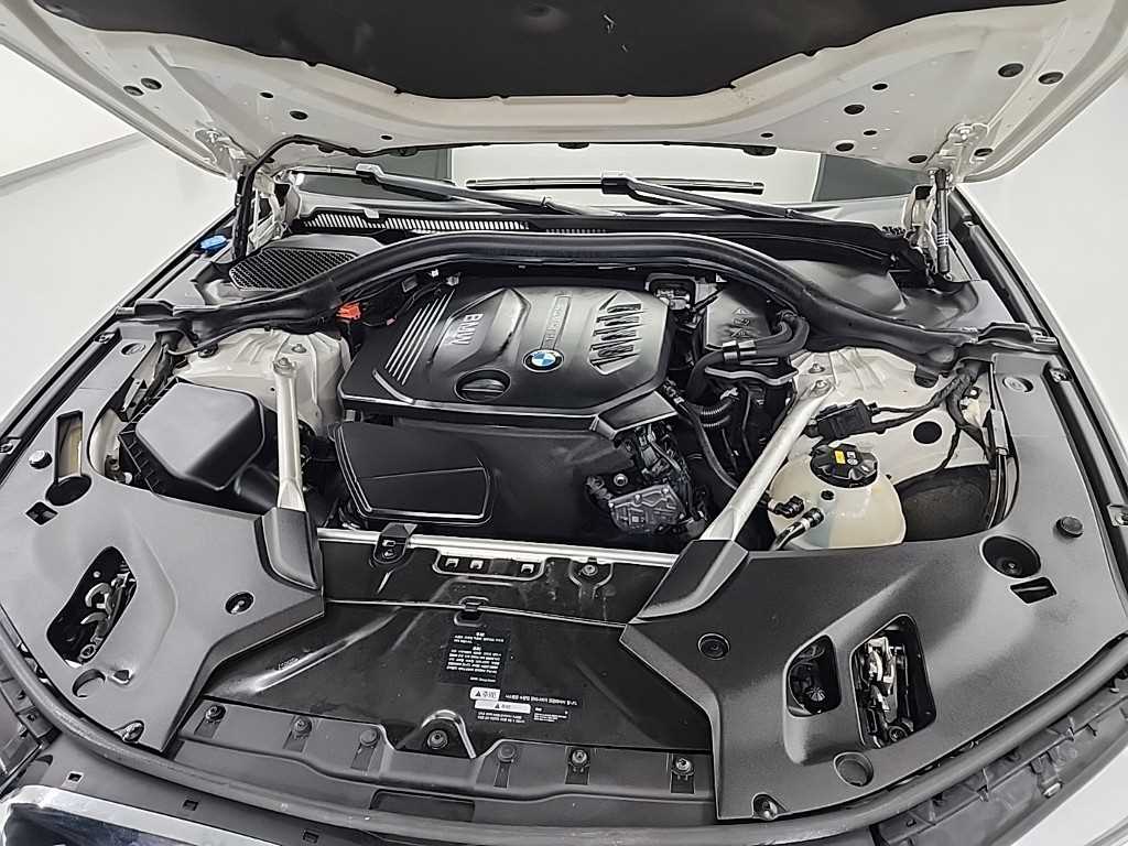 BMW 5 Series - Vista 5