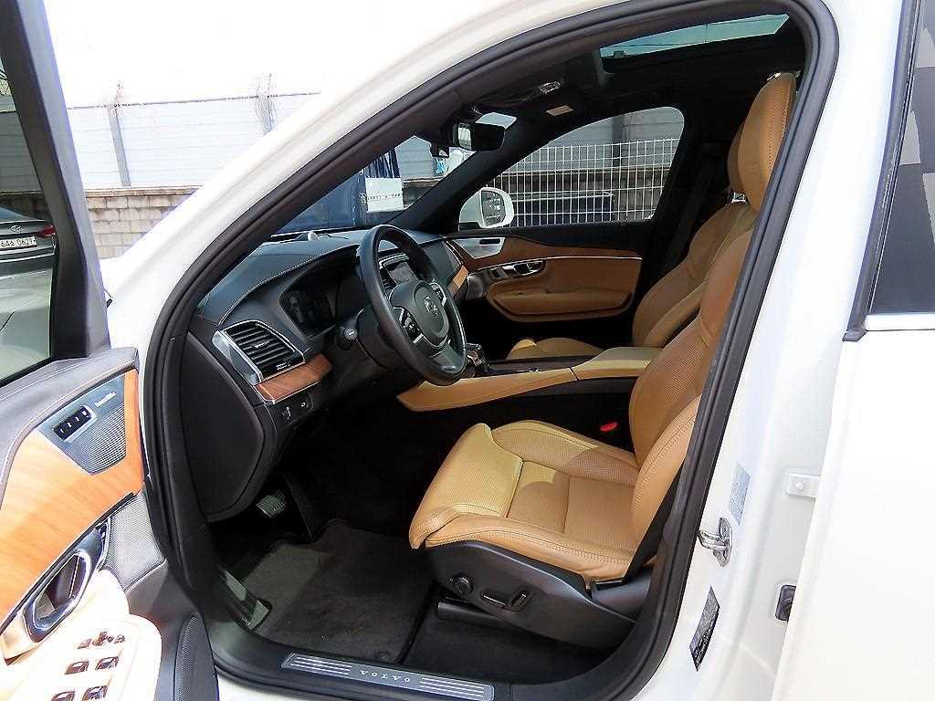 Volvo XC90 - Vista 5