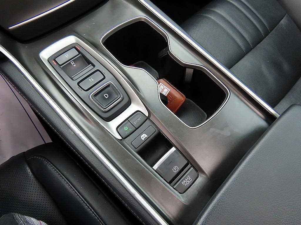 Honda Accord - Vista 11