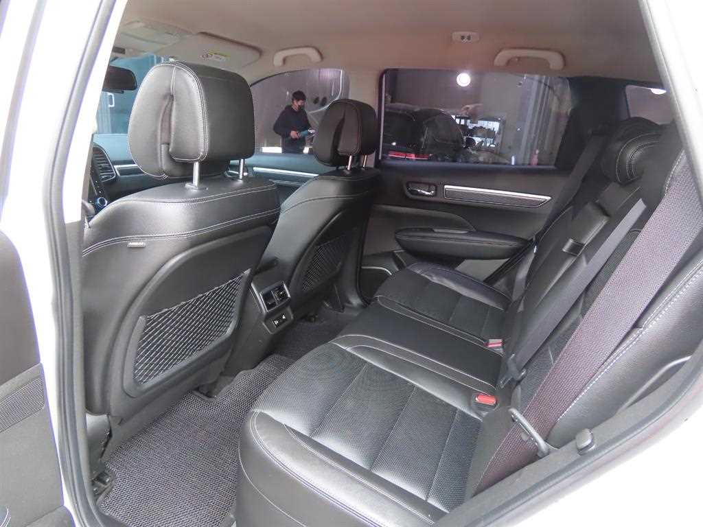 SAMSUNG QM6 - Vista 8