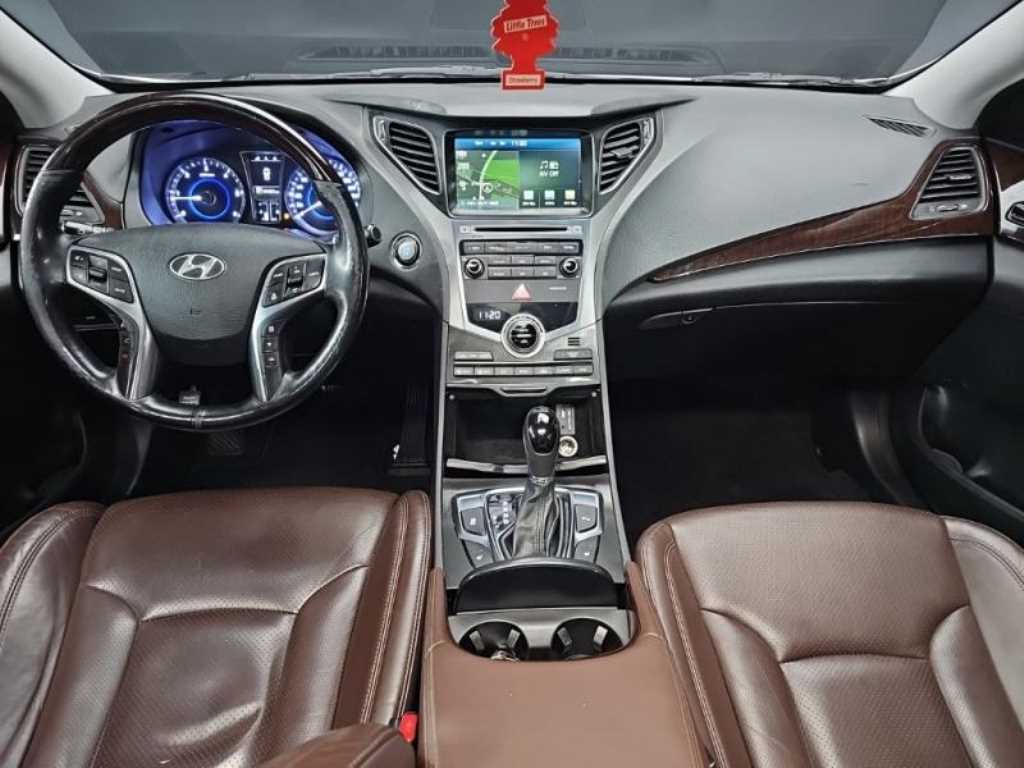 HYUNDAI Grandeur - Vista 5