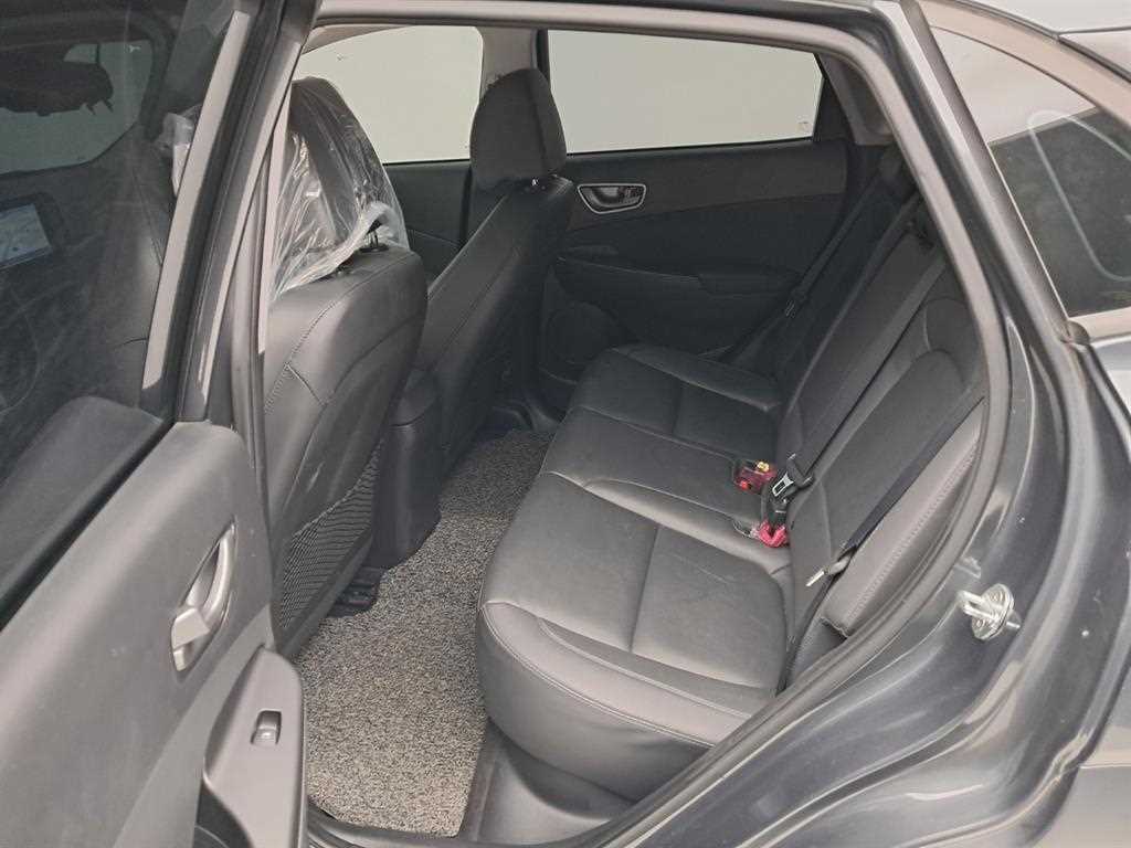 HYUNDAI Kona - Vista 12