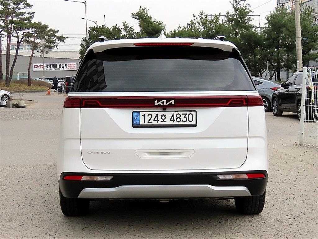 KIA Carnival - Vista 4