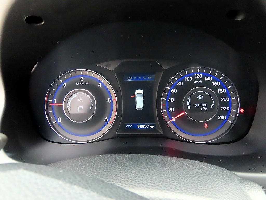 HYUNDAI i40 - Vista 9