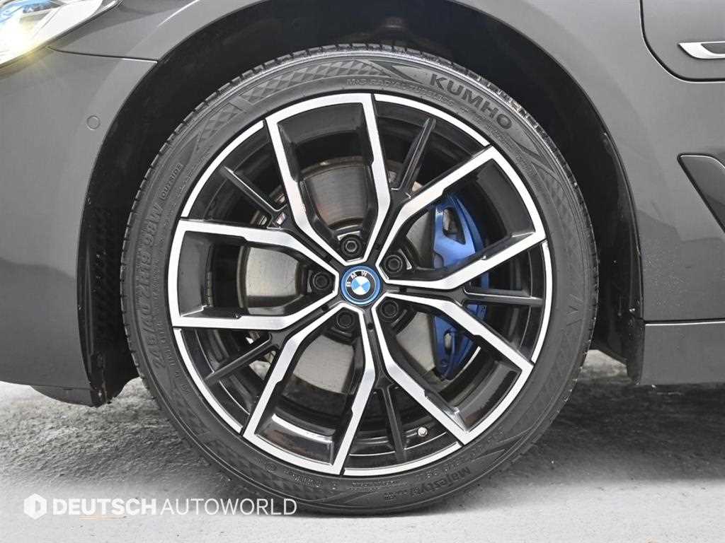 BMW 5 Series - Vista 5