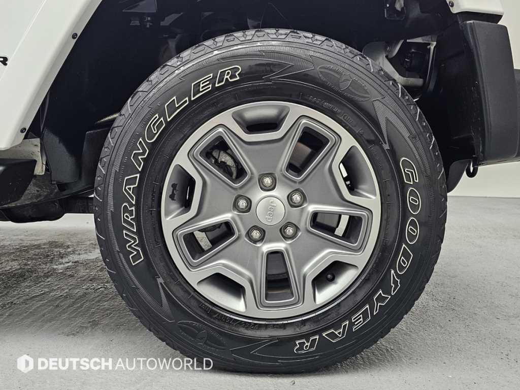 Jeep Wrangler - Vista 5