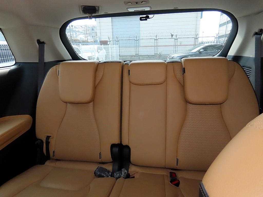 KIA Carnival - Vista 7
