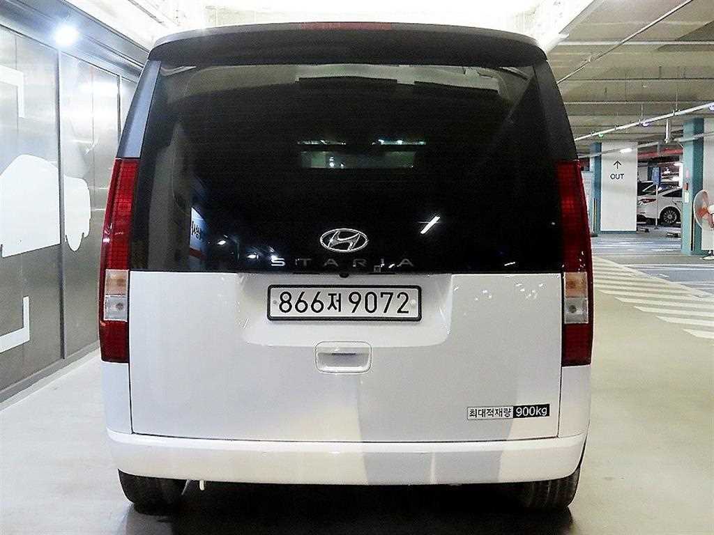 HYUNDAI Staria - Vista 5