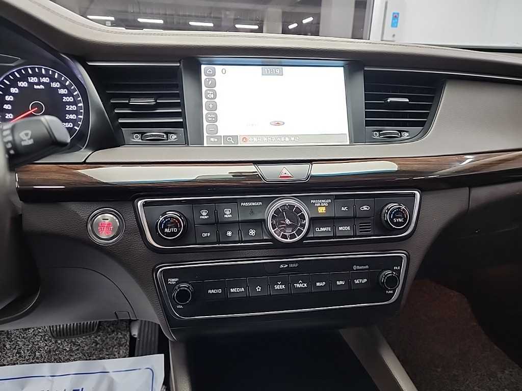 KIA K7 - Vista 10