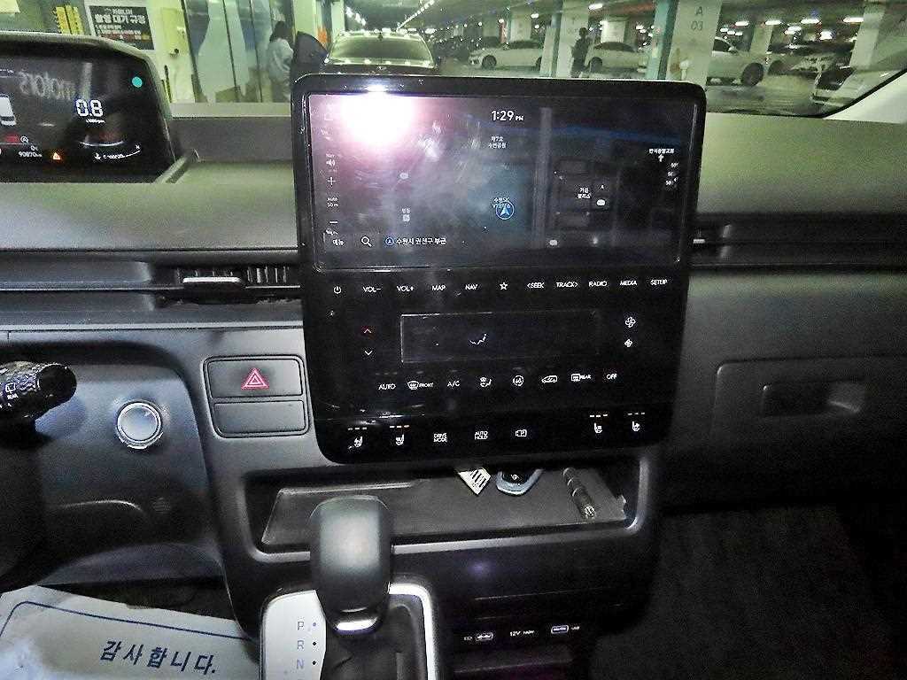 HYUNDAI Staria - Vista 11