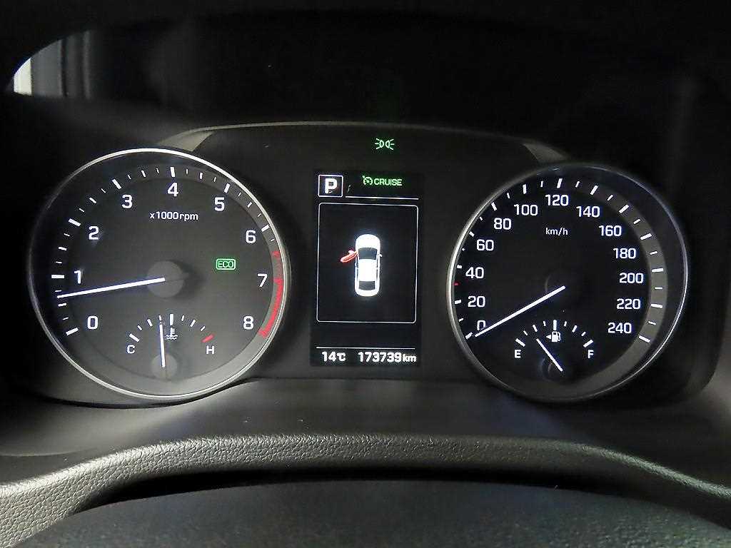 HYUNDAI Avante - Vista 8