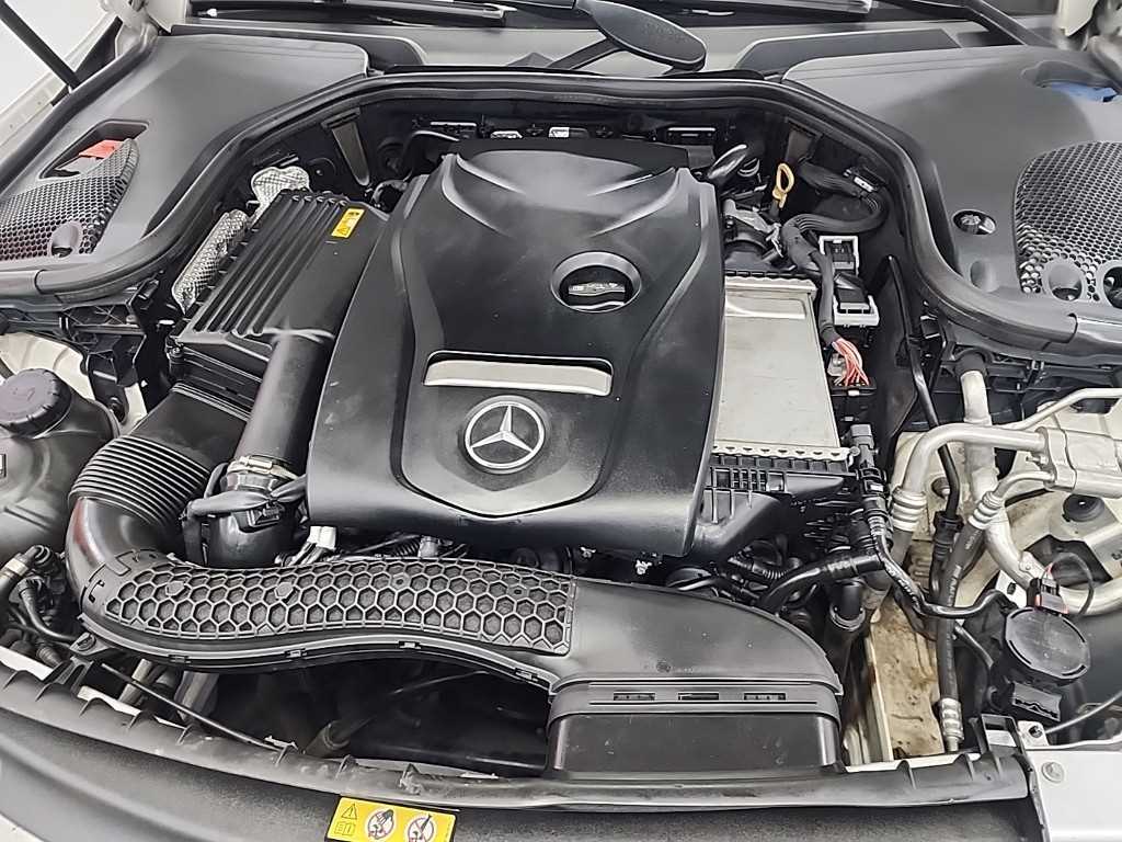 Mercedes Benz E class 2019 Blanco - Importación desde Corea - HF Imports Iquique - Foto 19