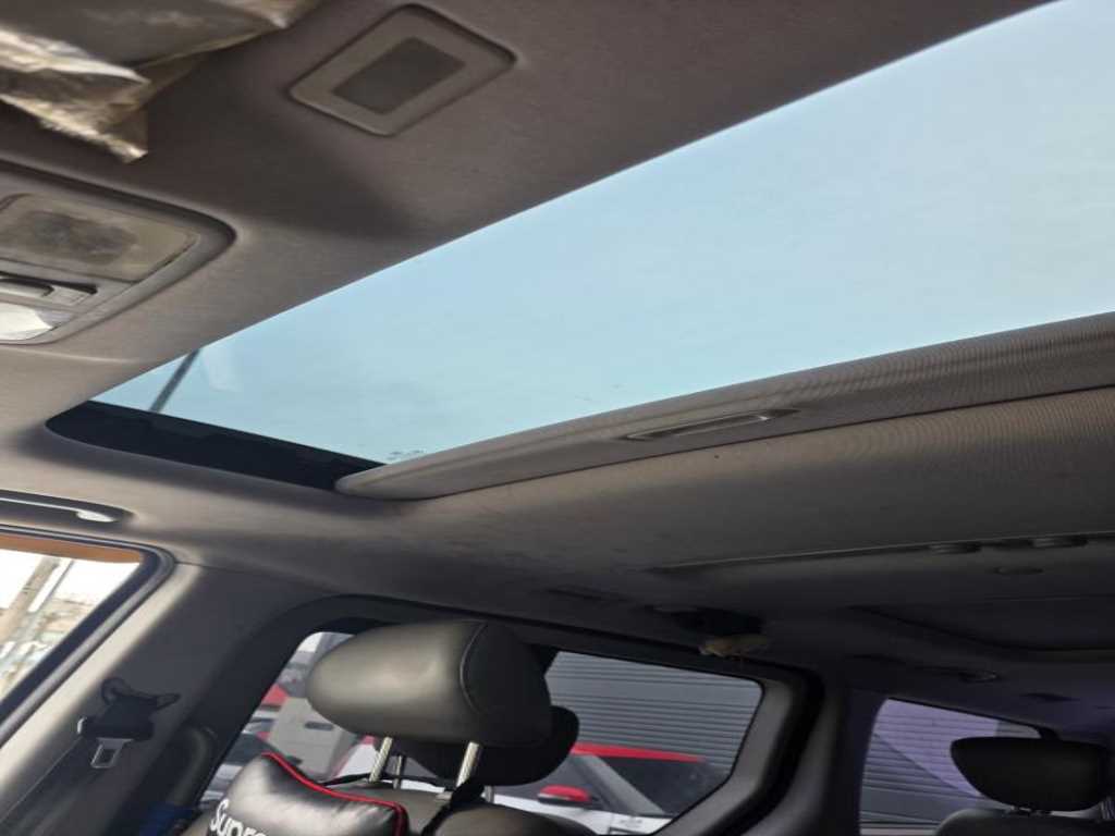 HYUNDAI Starex - Vista 2