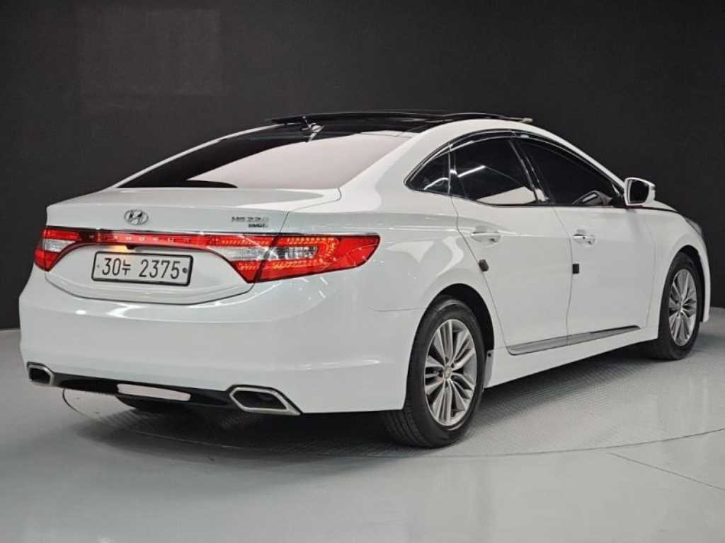 HYUNDAI Grandeur - Vista 4