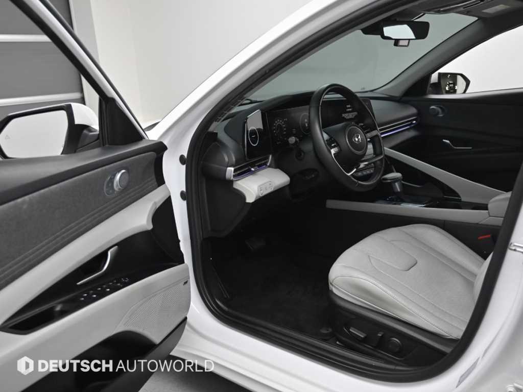 HYUNDAI Avante - Vista 11