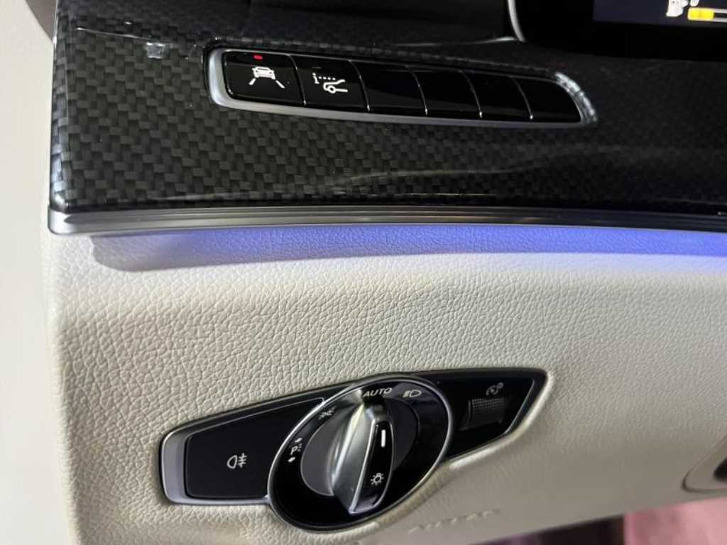 Mercedes Benz E class - Vista 10