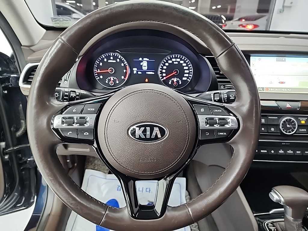 KIA K7 - Vista 9