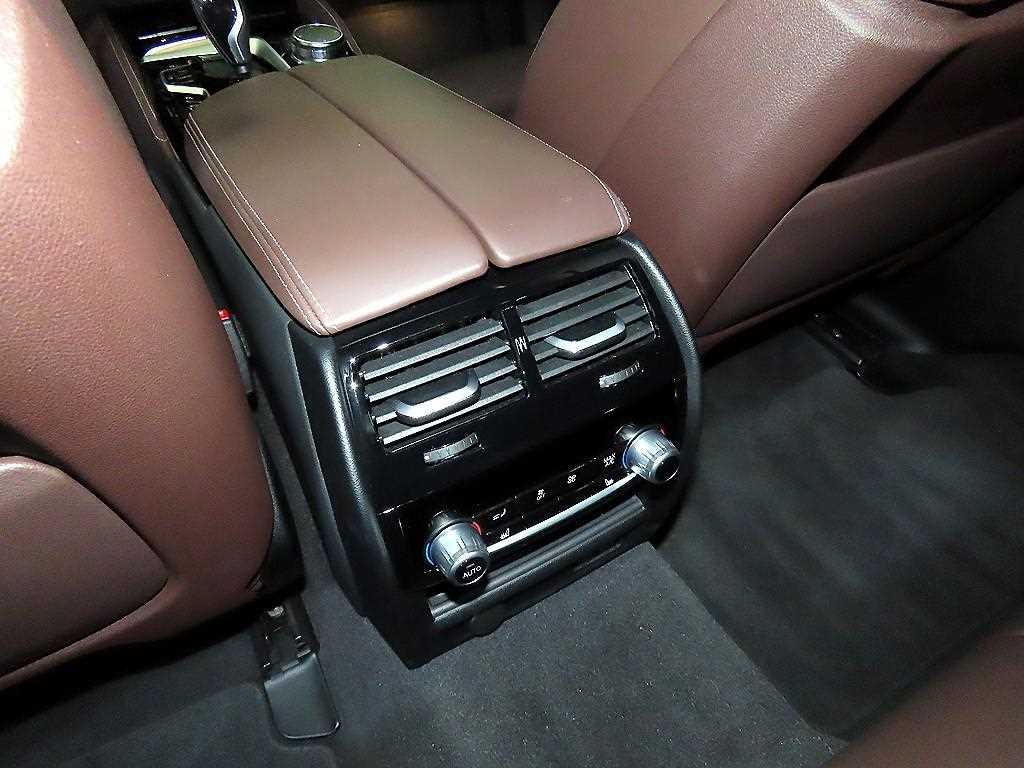 BMW 5 Series 2023 Negro - Importación desde Corea - HF Imports Iquique - Foto 15