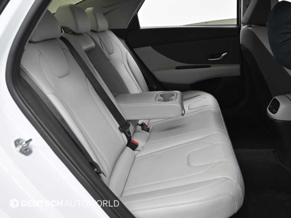 HYUNDAI Avante - Vista 12