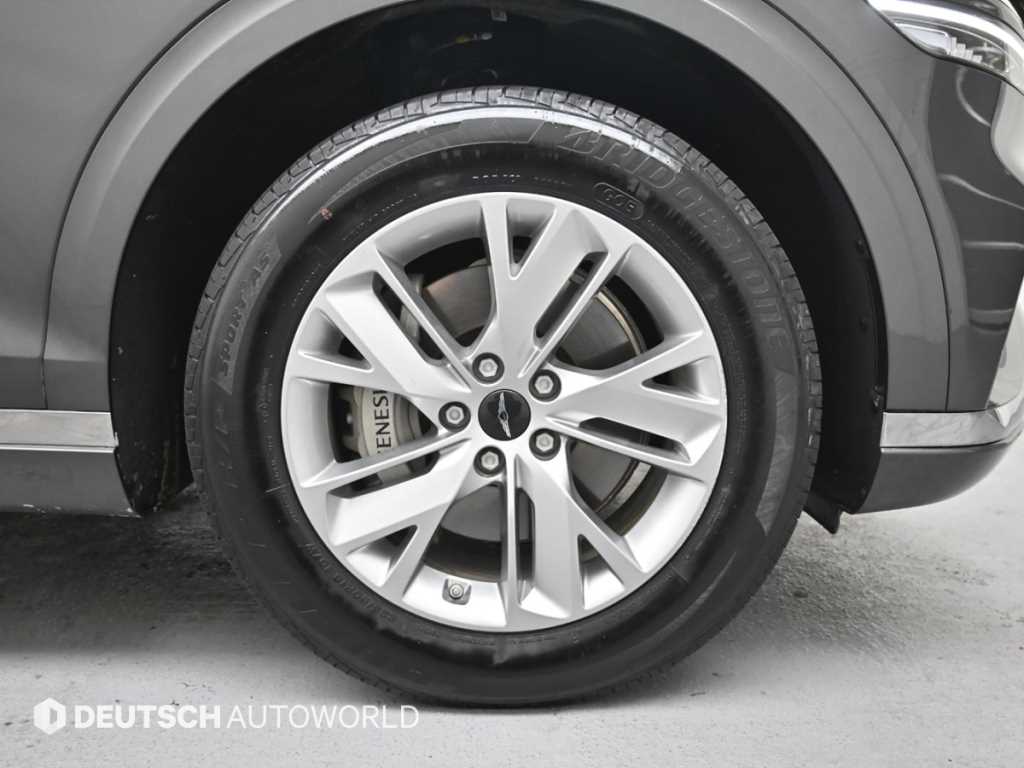 Genesis GV70 - Vista 5