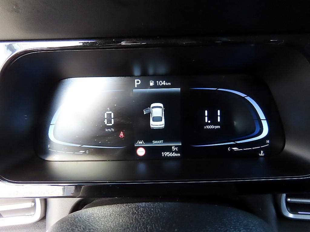 HYUNDAI Avante - Vista 9