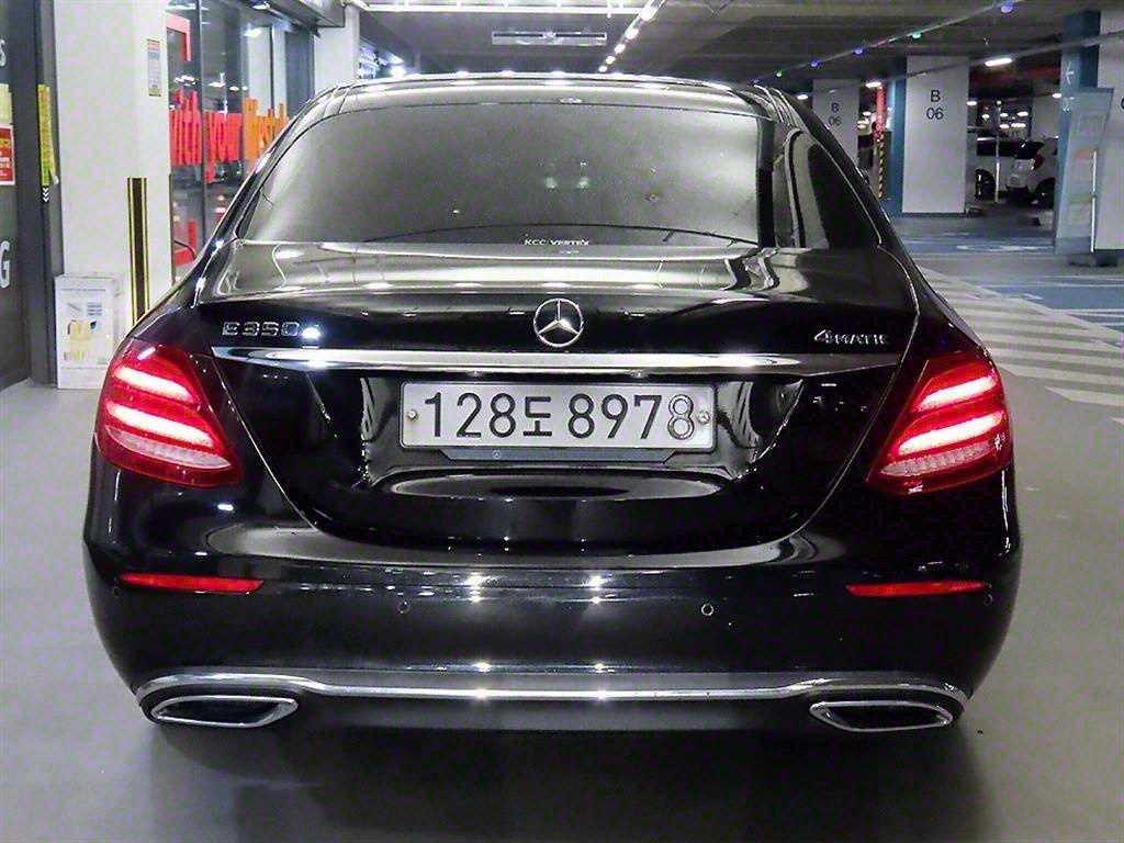 Mercedes Benz E class - Vista 7
