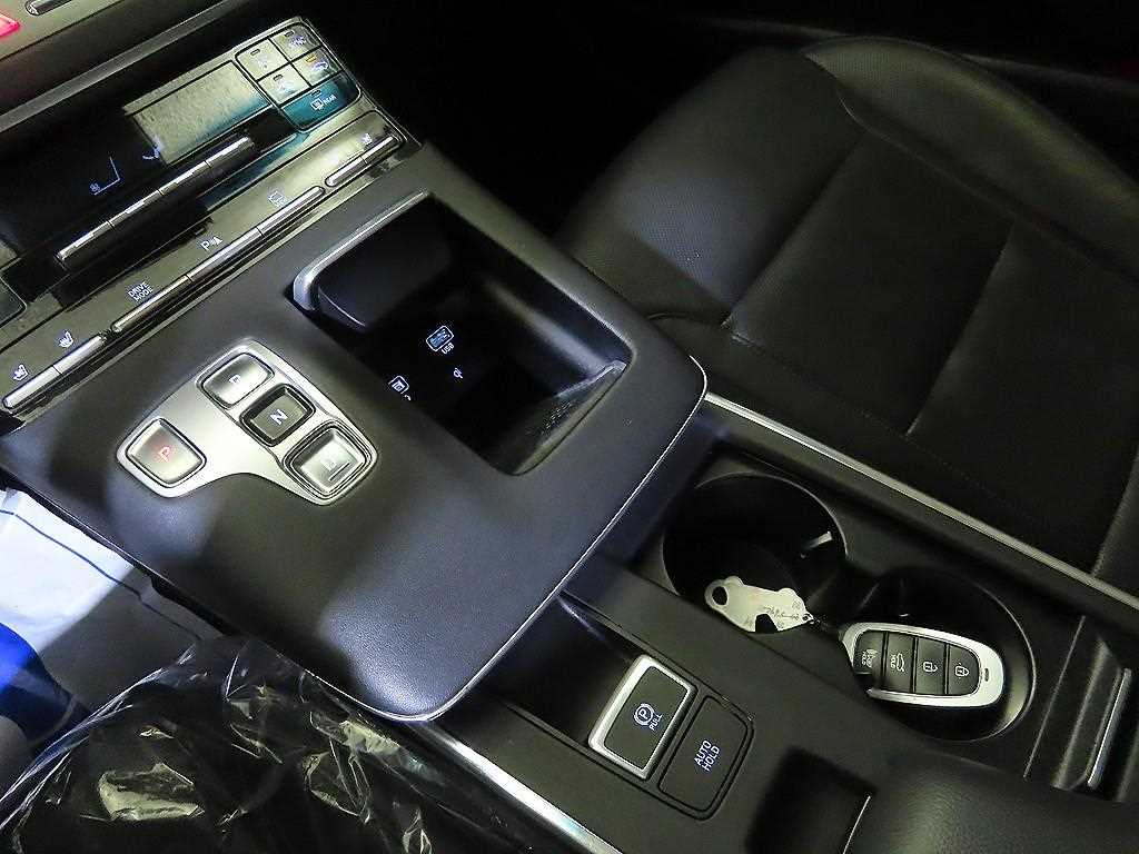 HYUNDAI Grandeur - Vista 12