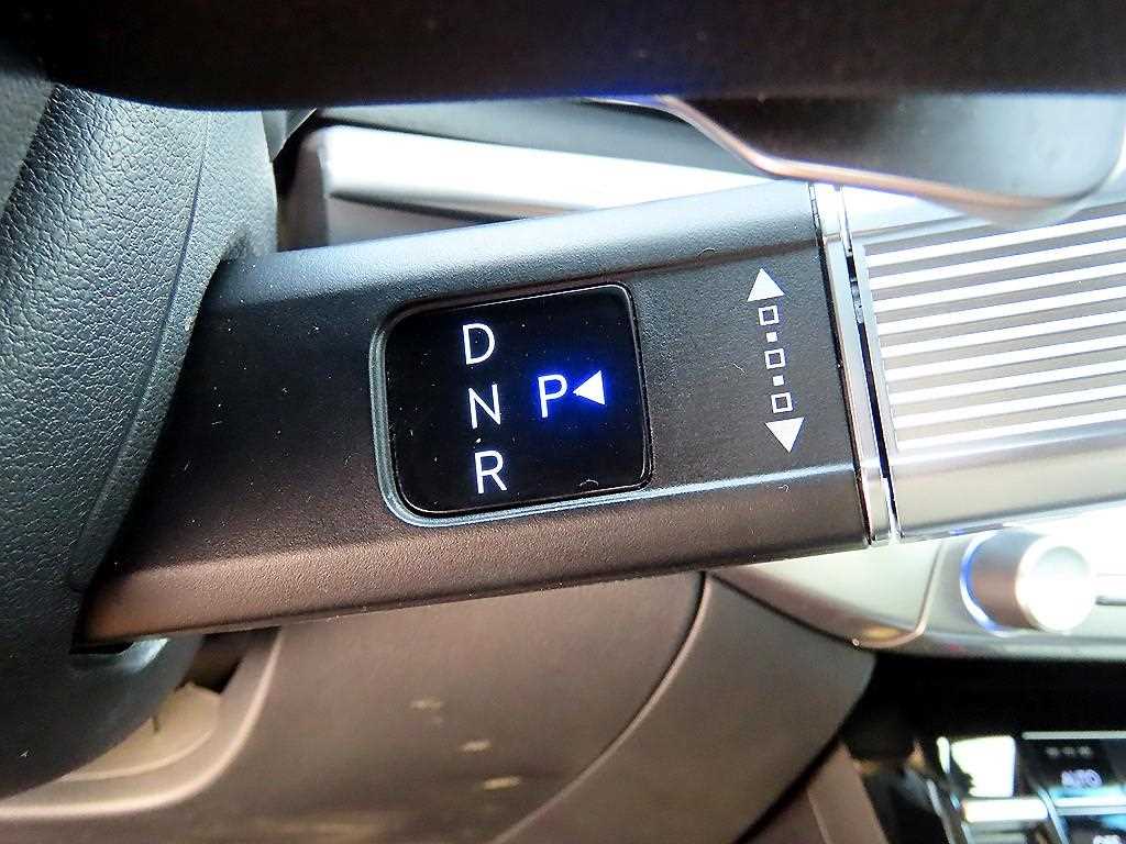 HYUNDAI Grandeur - Vista 11