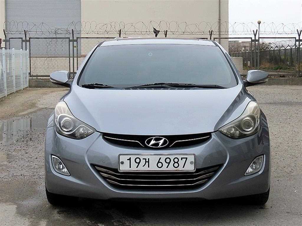 HYUNDAI Avante 2013 Gris - Importación desde Corea - HF Imports Iquique - Foto 1