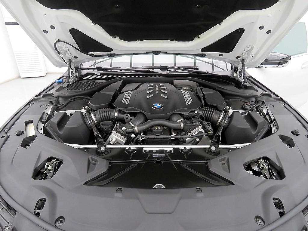 BMW 8 Series 2023 Blanco - Importación desde Corea - HF Imports Iquique - Foto 19