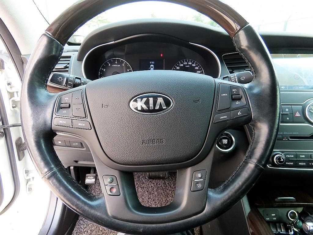 KIA K7 - Vista 8