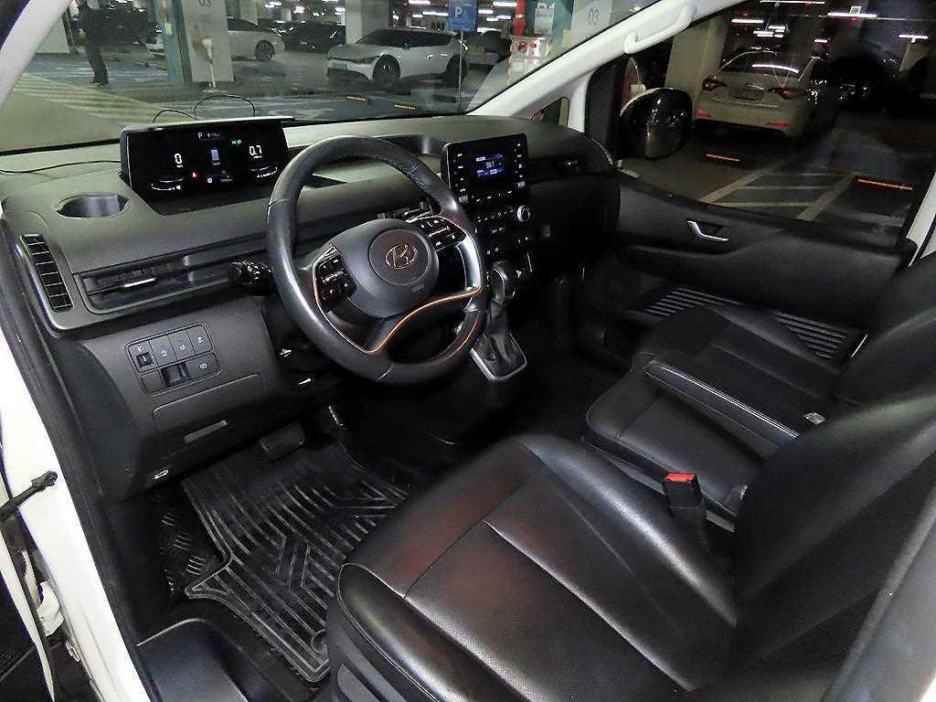 HYUNDAI Staria - Vista 9