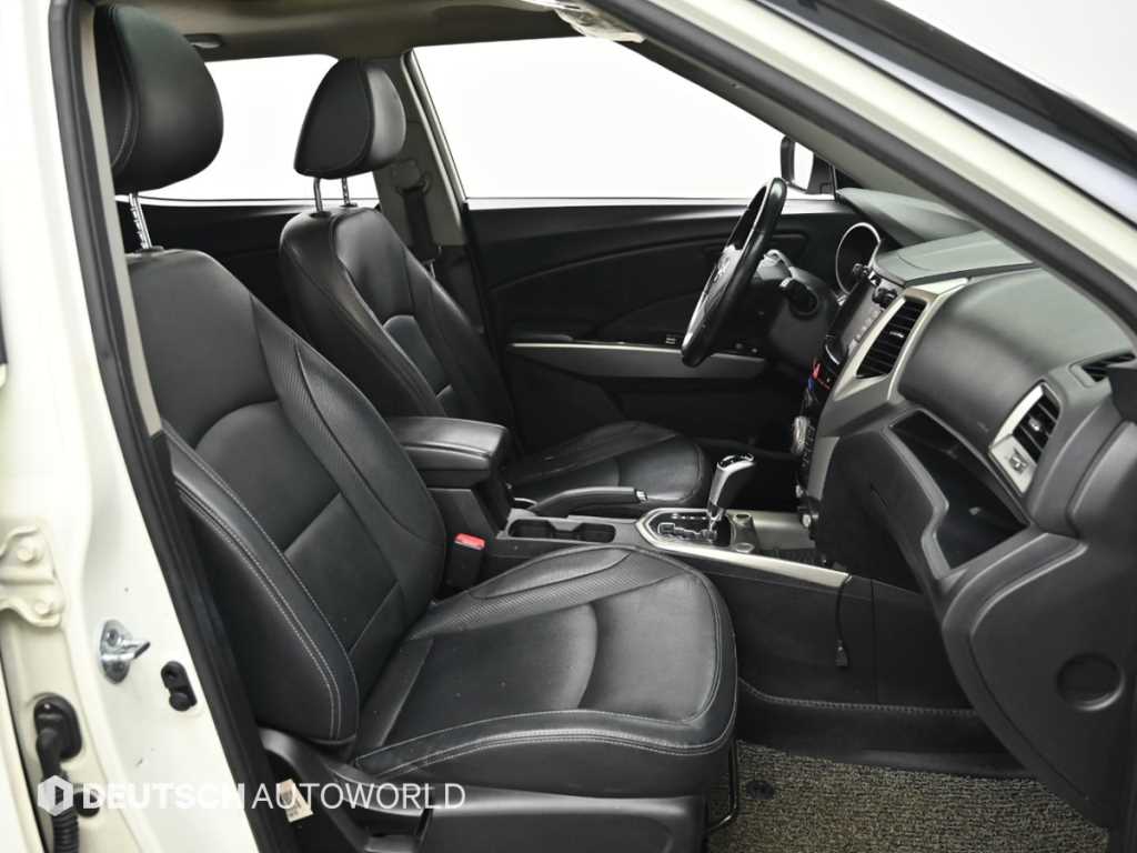 Ssangyong Tivoli - Vista 10