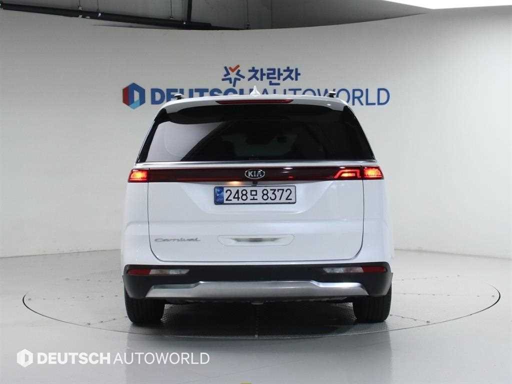 KIA Carnival - Vista 4