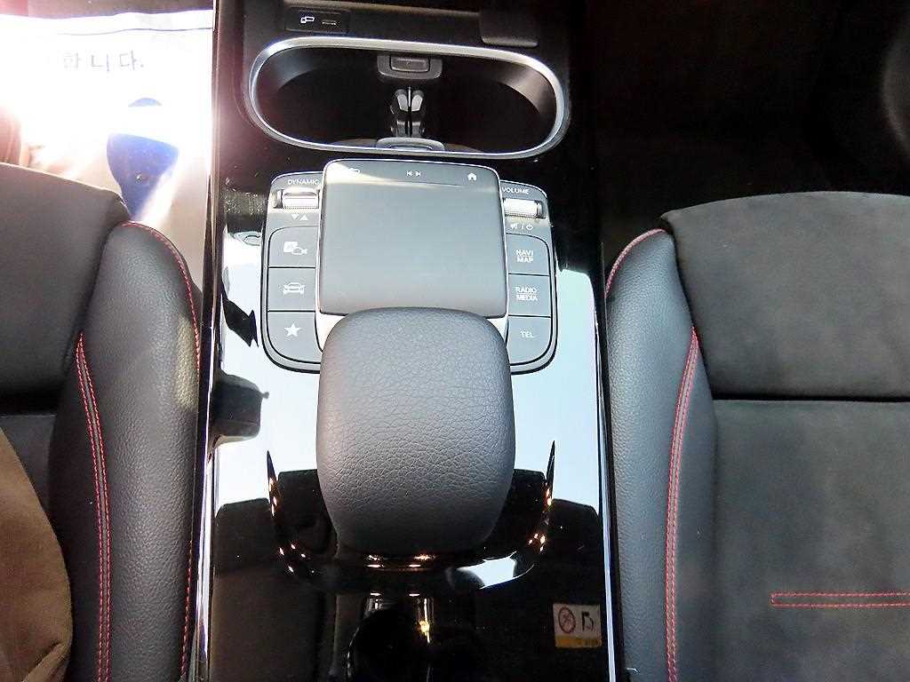 Mercedes Benz CLA Class 2022 Blanco - Importación desde Corea - HF Imports Iquique - Foto 13