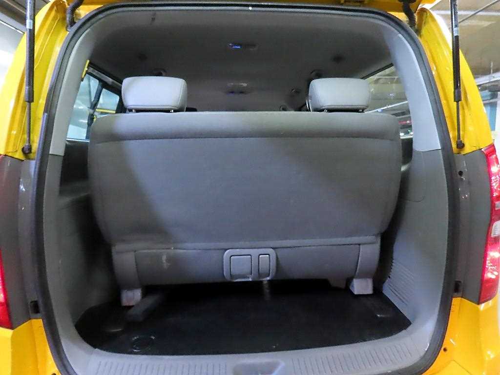 HYUNDAI Starex 2019 Amarillo - Importación desde Corea - HF Imports Iquique - Foto 18